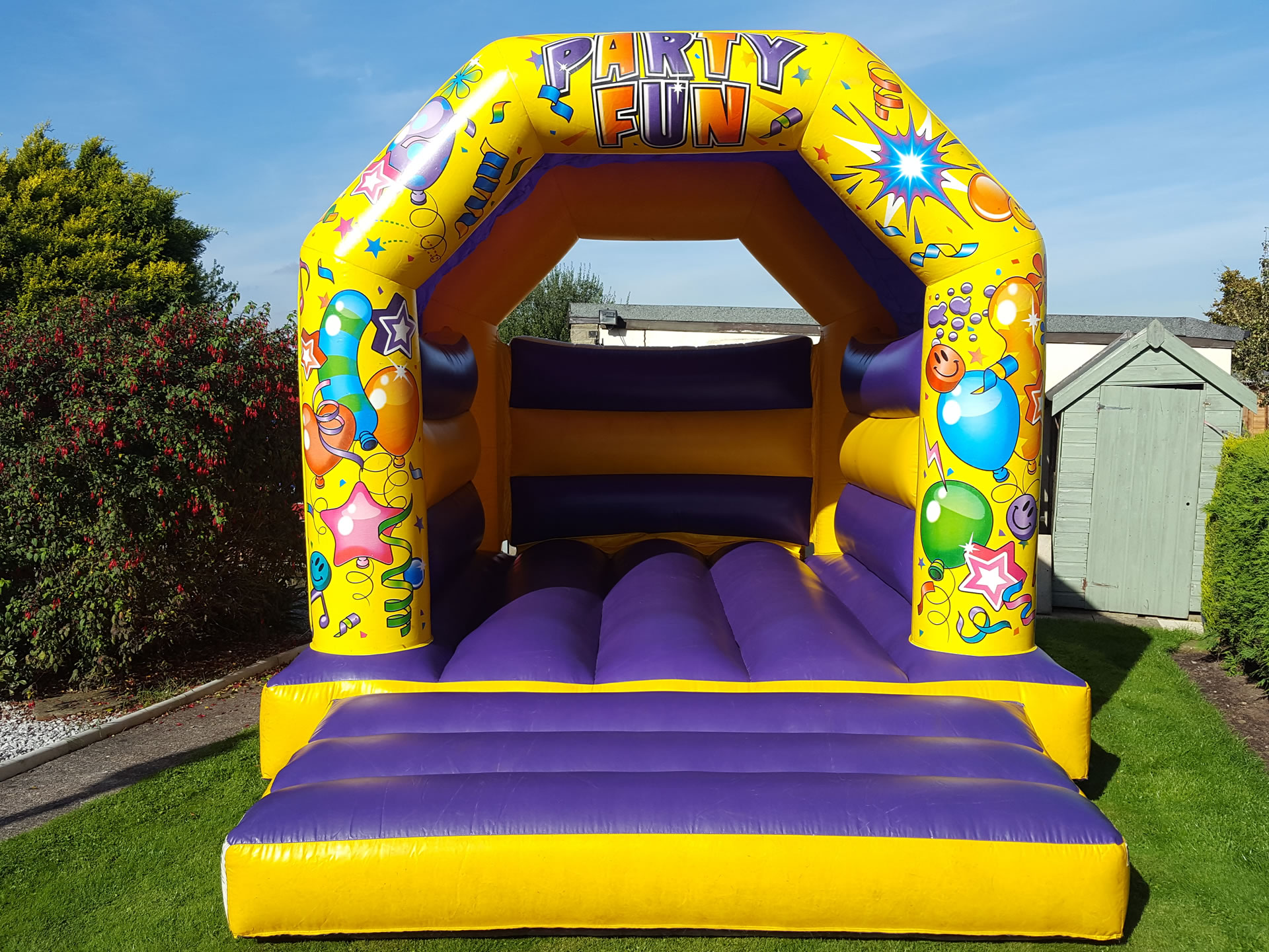 Balloon Fun Party Castle (11wx 15lx10ft 2inch height) Best Hire